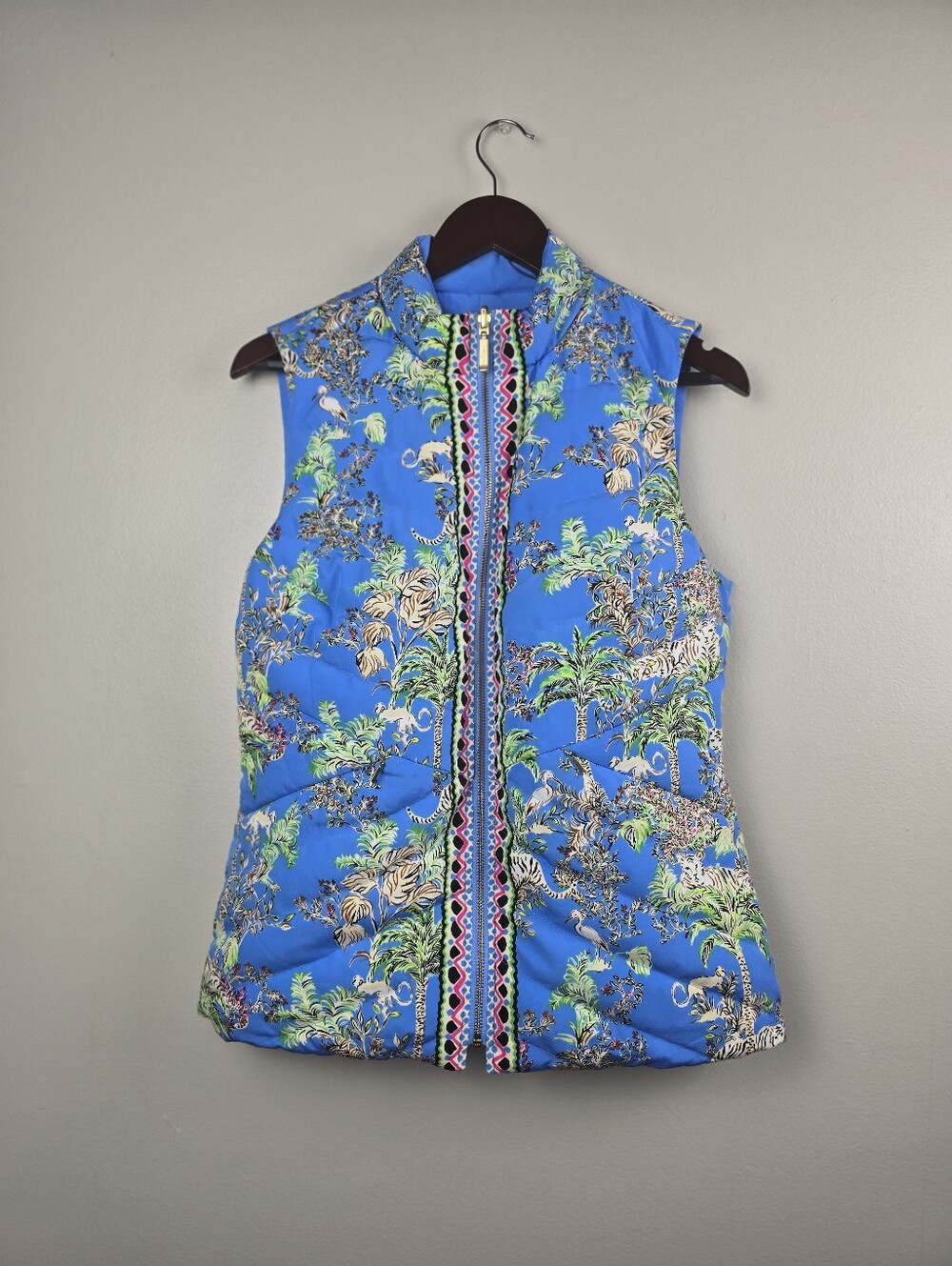 Lilly Pulitzer Reversible Puffer Vest Women XL Blue Floral Quilted. Preppy